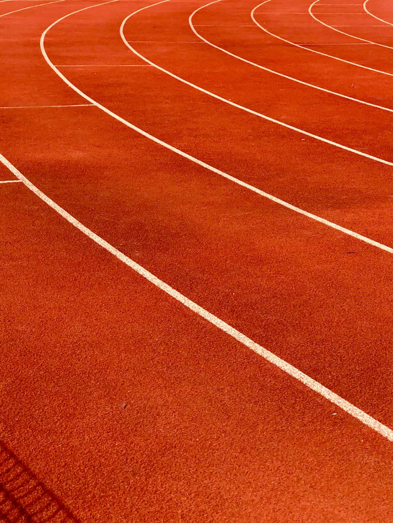 Banen van een atletiekbaan.